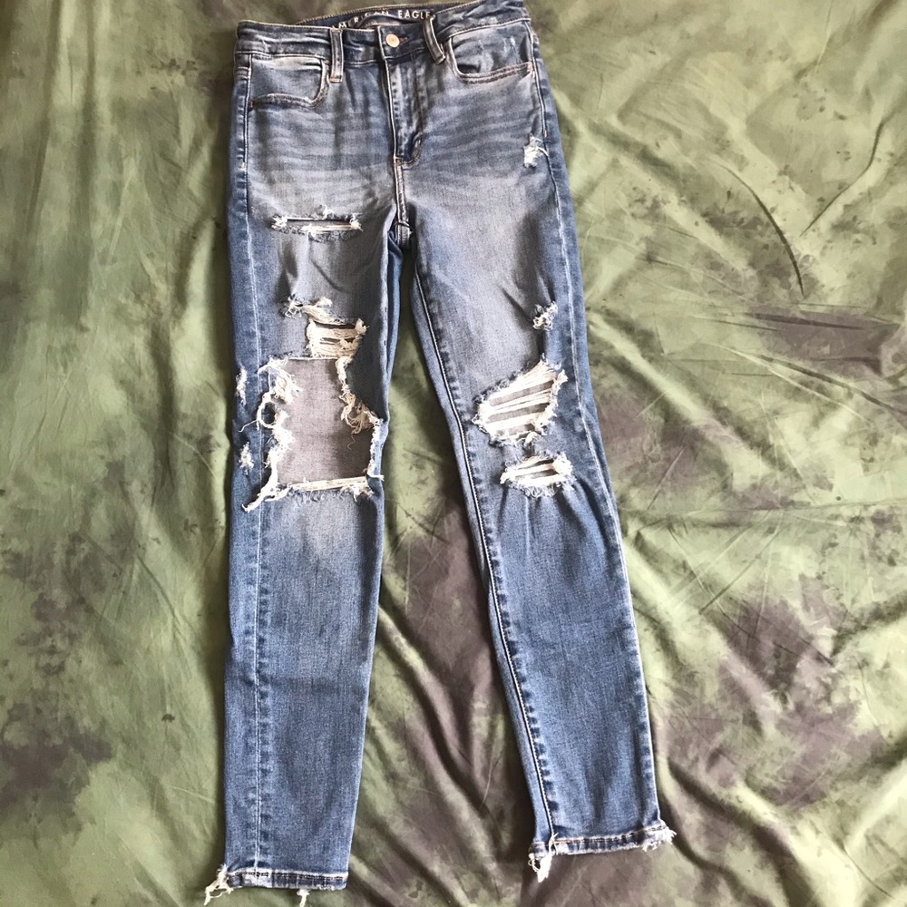 American Eagle Distressed Super High Rise Next Level Stretch Jeans - BRAND NEW